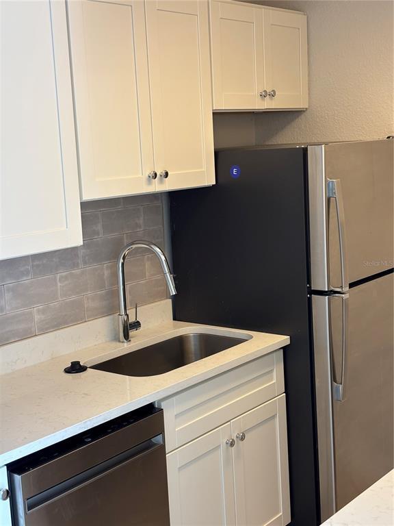 Building Photo - 7401 Bay Island Dr S