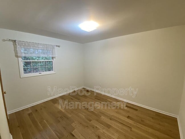 Building Photo - 549 Harrison Cir