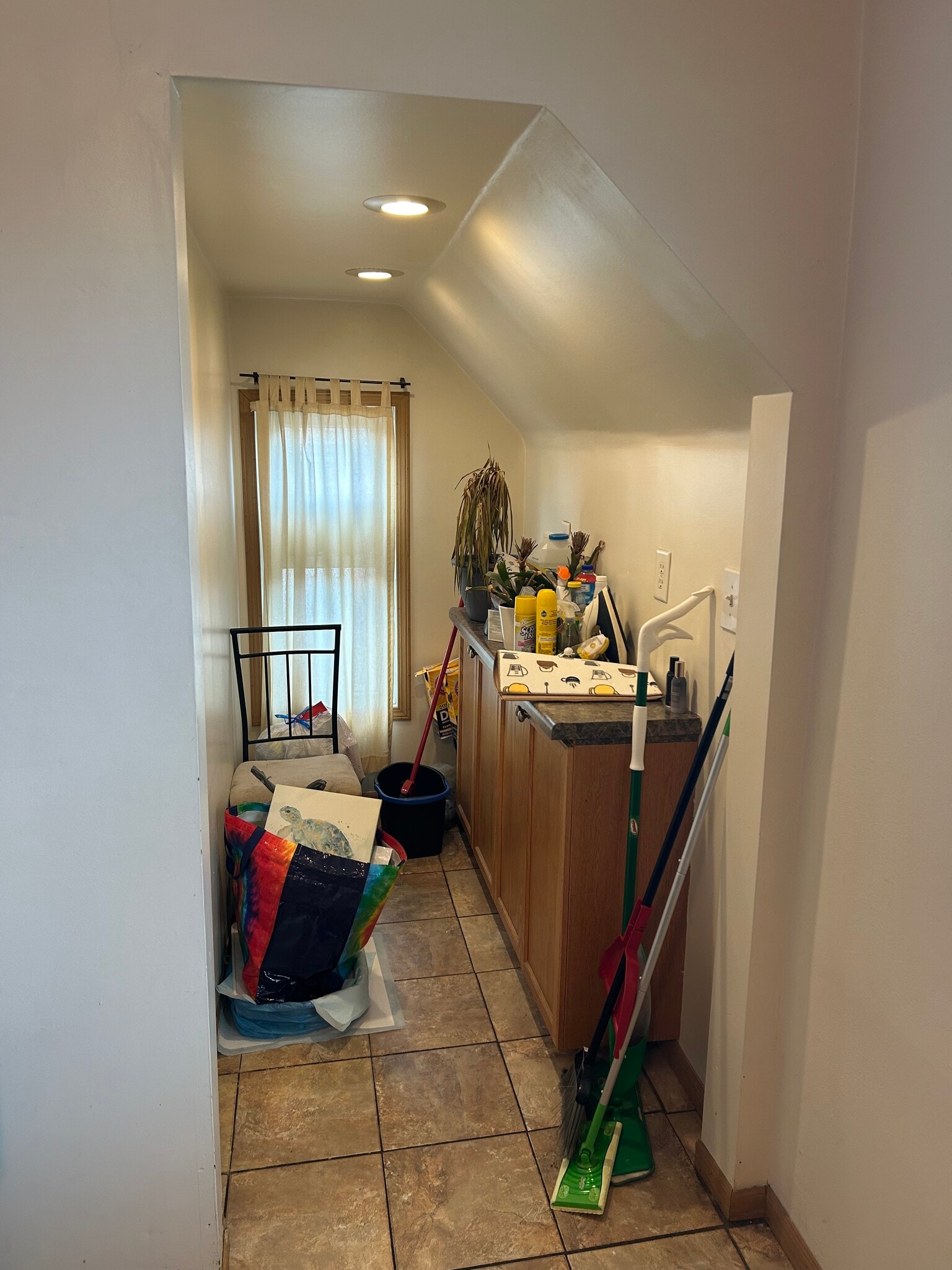 Pantry - 3708 E Somers Ave