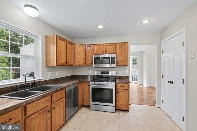 Building Photo - 3915 Carlyle Ct