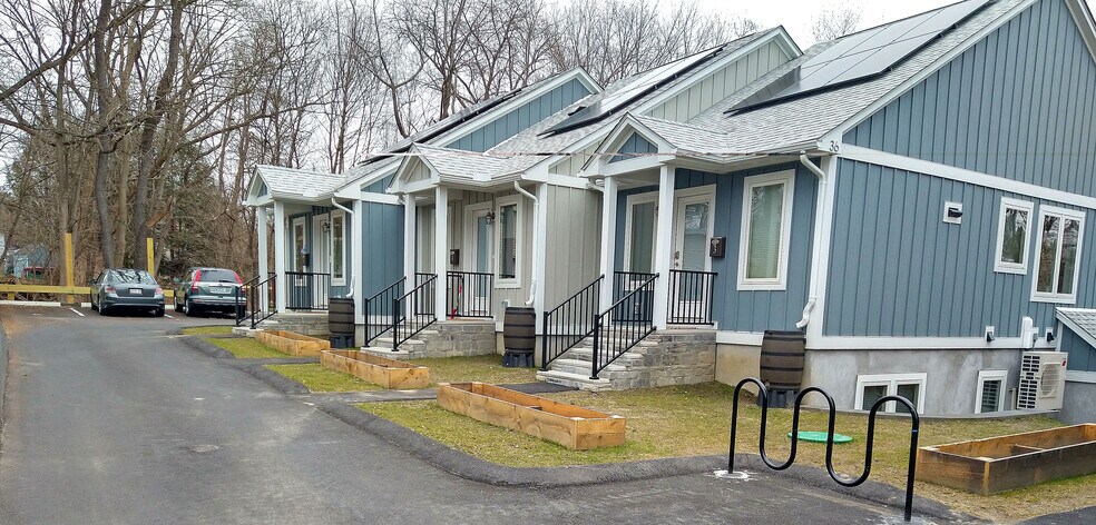Building Photo - 36 Hampden St