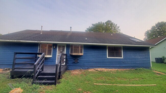 Building Photo - 483 Brookfield Way