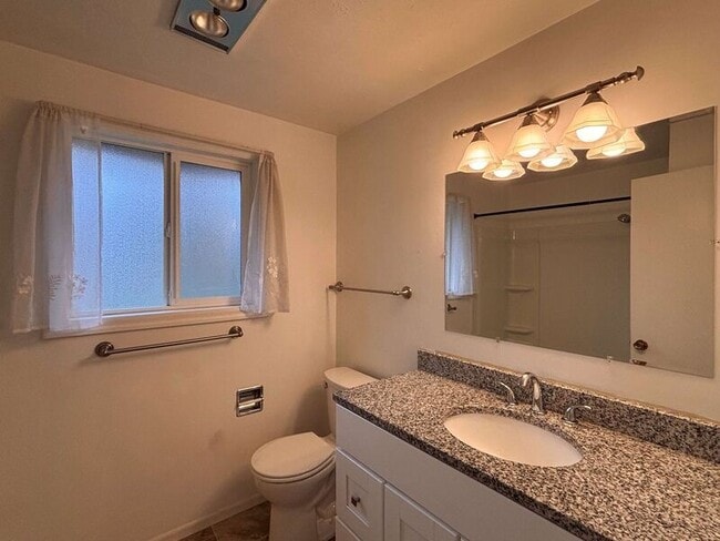 Building Photo - 1398 Corum Ave