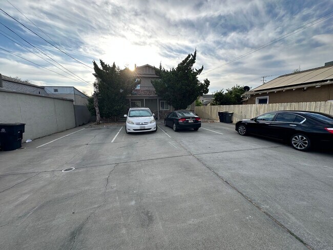 Building Photo - 1630 Parker Ave