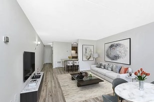 Building Photo - 200 Swanton St