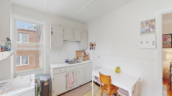 Building Photo - 64 Winslow Ave