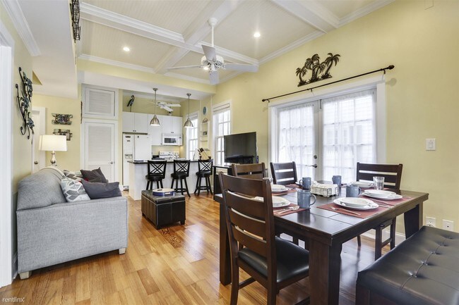 Building Photo - 2 br, 1.5 bath  - Lazy Gecko