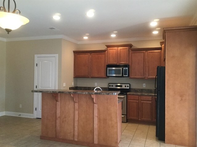 Building Photo - 5966 Armadale Dr