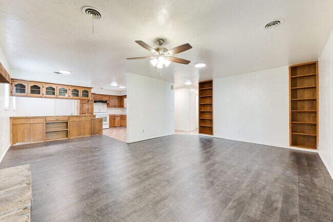 Building Photo - 5911 NW 30th St