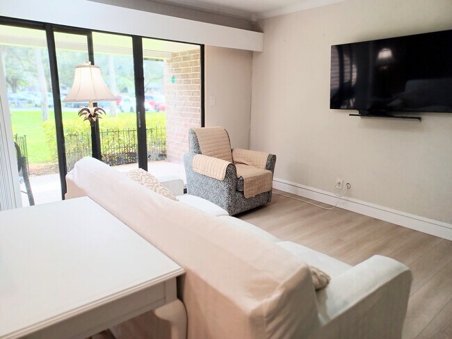 Building Photo - 36750 US-19 N