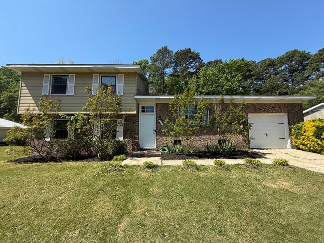 Building Photo - 747 Goodyear Dr