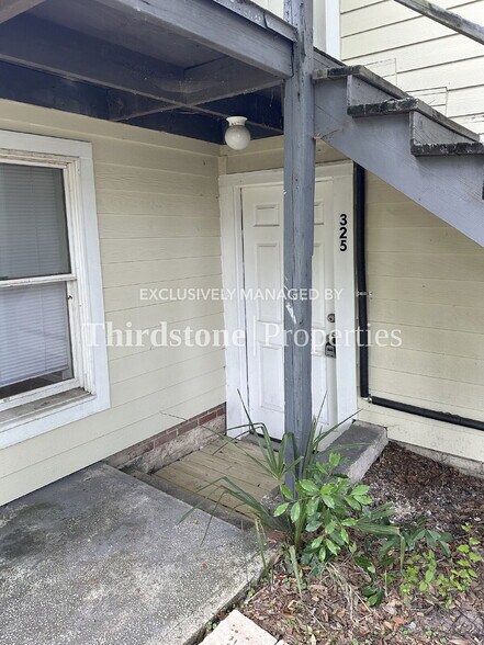 Building Photo - 325 7th St W