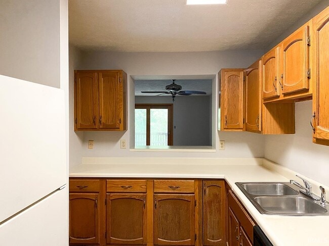 Building Photo - 2344 E Winding Brook Cir