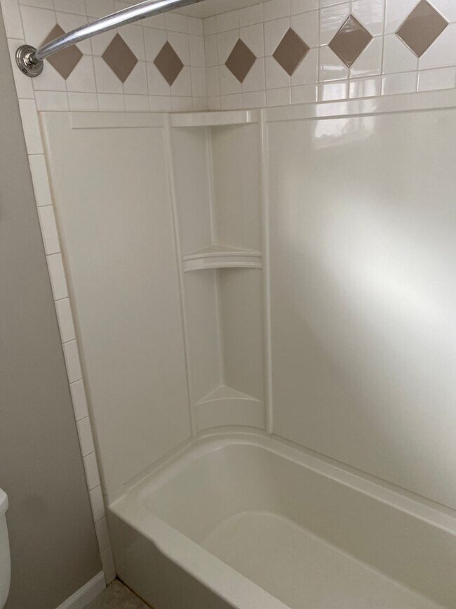 Building Photo - 406-408 Railroad Ave