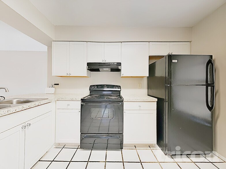 Building Photo - 14607 Knoll Ridge Dr