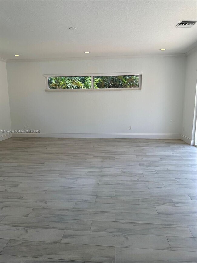Building Photo - 10600 SW 69th Ave