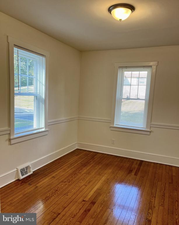 Building Photo - 9 NE 7th St