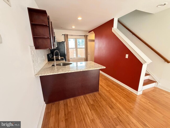 Building Photo - 3013 W Cabot St