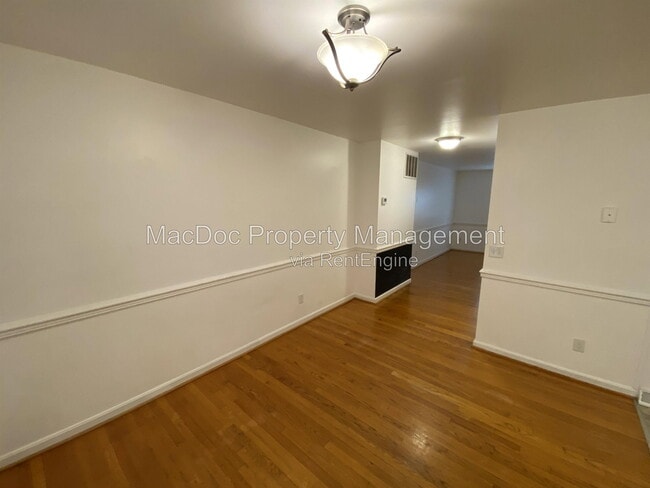 Building Photo - 431 Ridgemore St