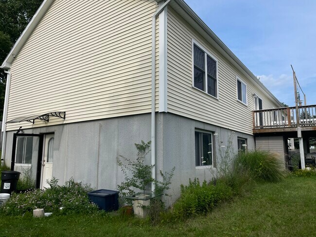 South side apartment(two bedrooms windows, lower level.) - 12 Peregrine Way