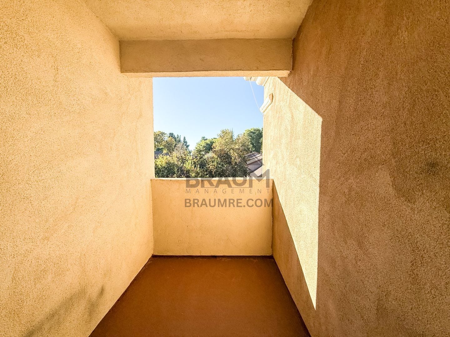 Building Photo - 7323 Winnetka Ave