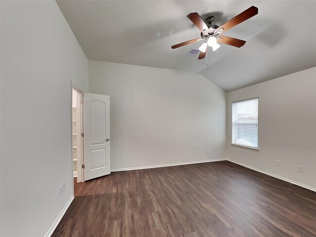 Building Photo - 7702 Summer Dale Dr