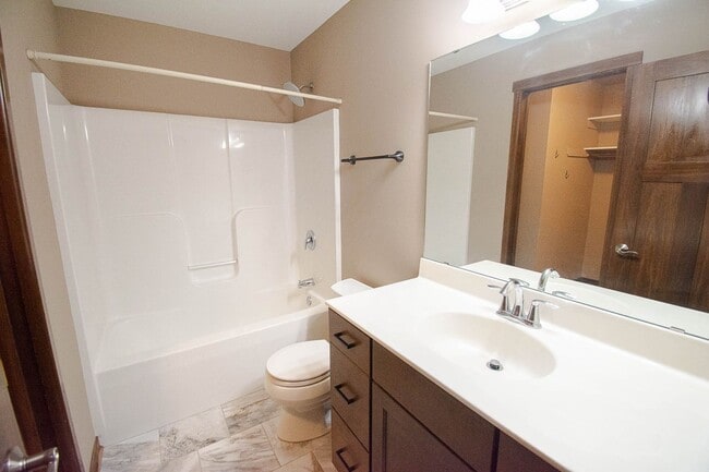 Building Photo - 6736 Clarkia Dr NW