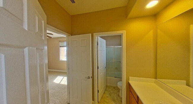 Building Photo - 1692 Woodhaven Cir