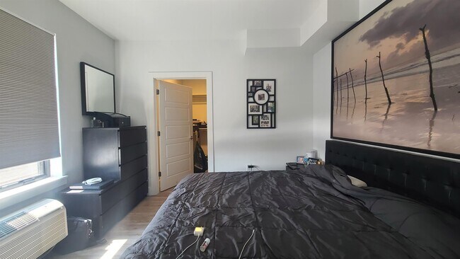 Building Photo - 5711 Washington St