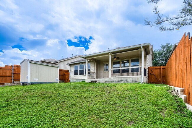 Building Photo - Beautiful 4 Bedroom Home