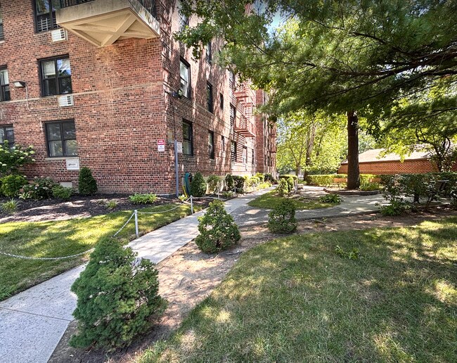 Building Photo - Cambridge Hall Tenants Corporation