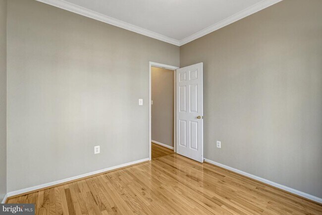 Building Photo - 6001 Alderdale Pl