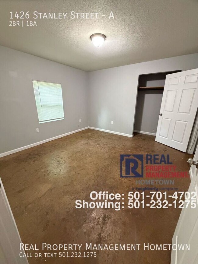 Building Photo - 1426 Stanley St