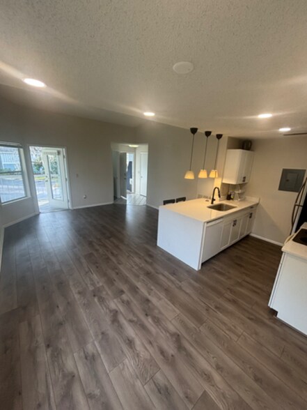 Building Photo - 732 Secret Harbor Ln