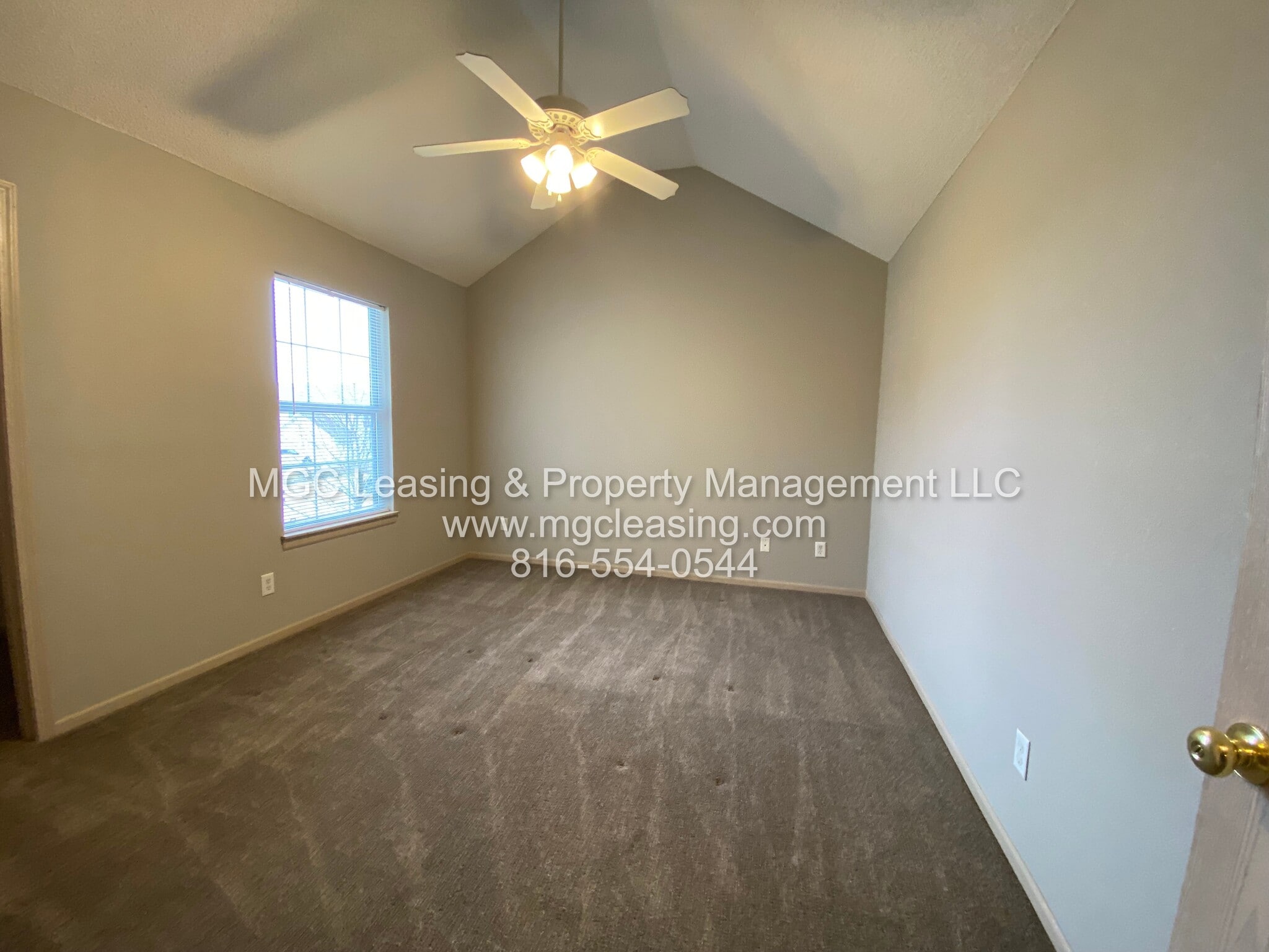 Building Photo - 1014 Garden Dr