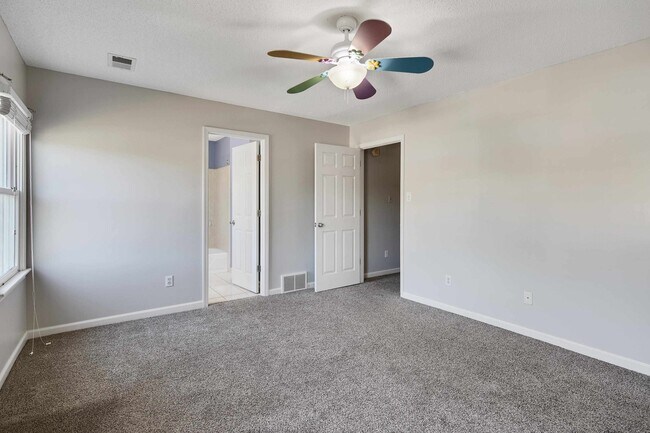 Building Photo - 979 Welbeck Cove
