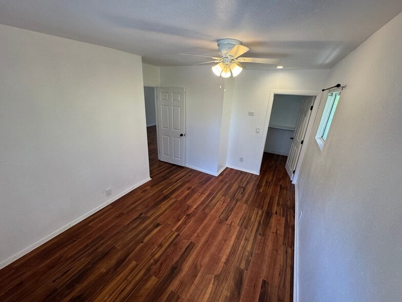 Primary Bedroom - 526 Brooks Ave