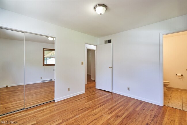 Building Photo - 1056 Endicott Dr