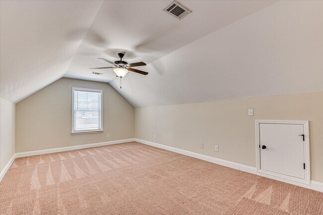 Building Photo - 406 Saterlee Ct
