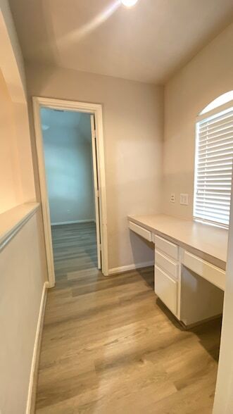 Building Photo - 2503 Westerlake Dr