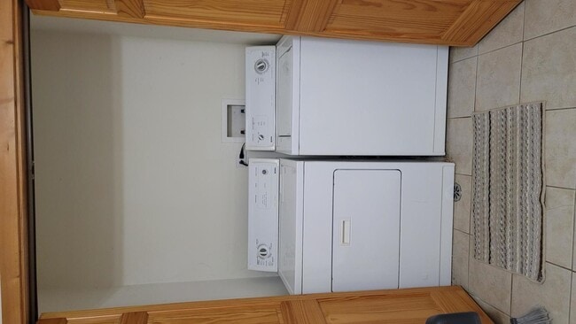 Building Photo - 2643 IL-178