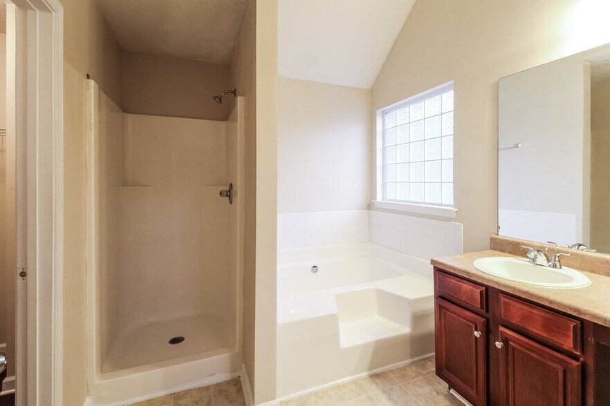 Building Photo - 4182 Arabian Way SW