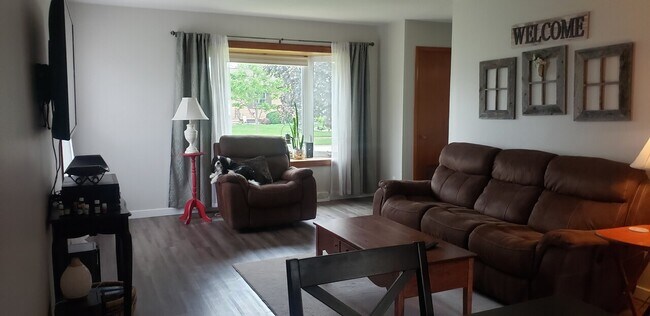 Building Photo - Carter St