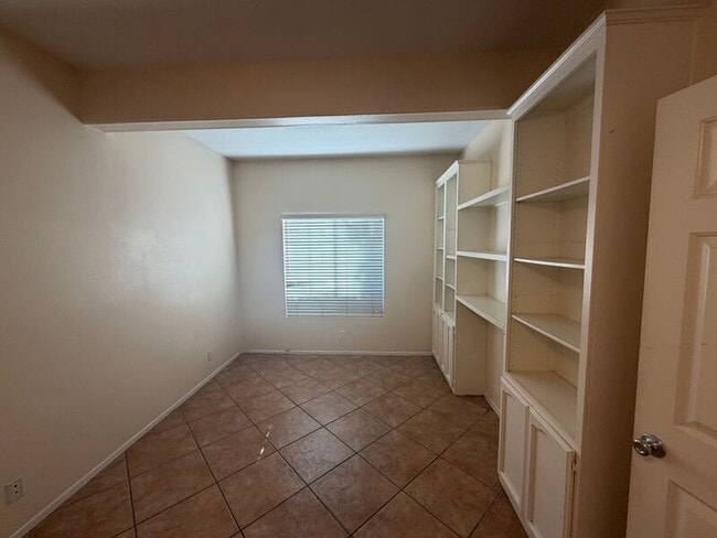 Building Photo - 39366 Calistoga Dr