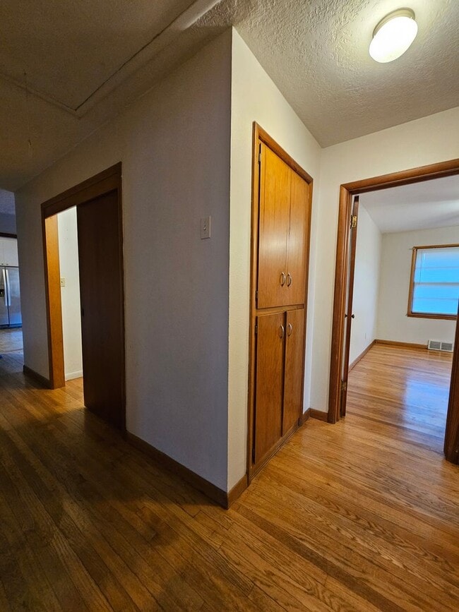 Building Photo - Move-In Special! 1/2 off 1st Month! (3) Bed/(2) Bath + (2) Living Areas Avail NOW!