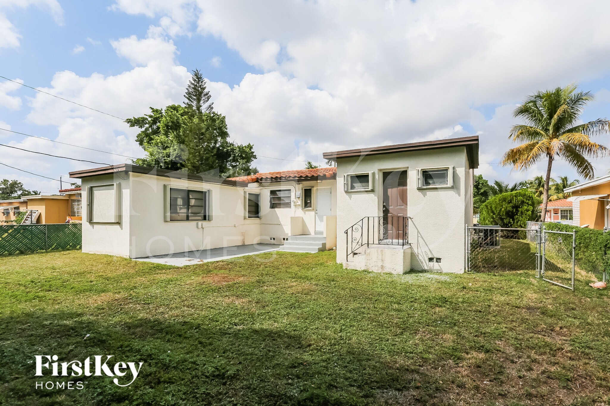 Building Photo - 1078 NE 157th St