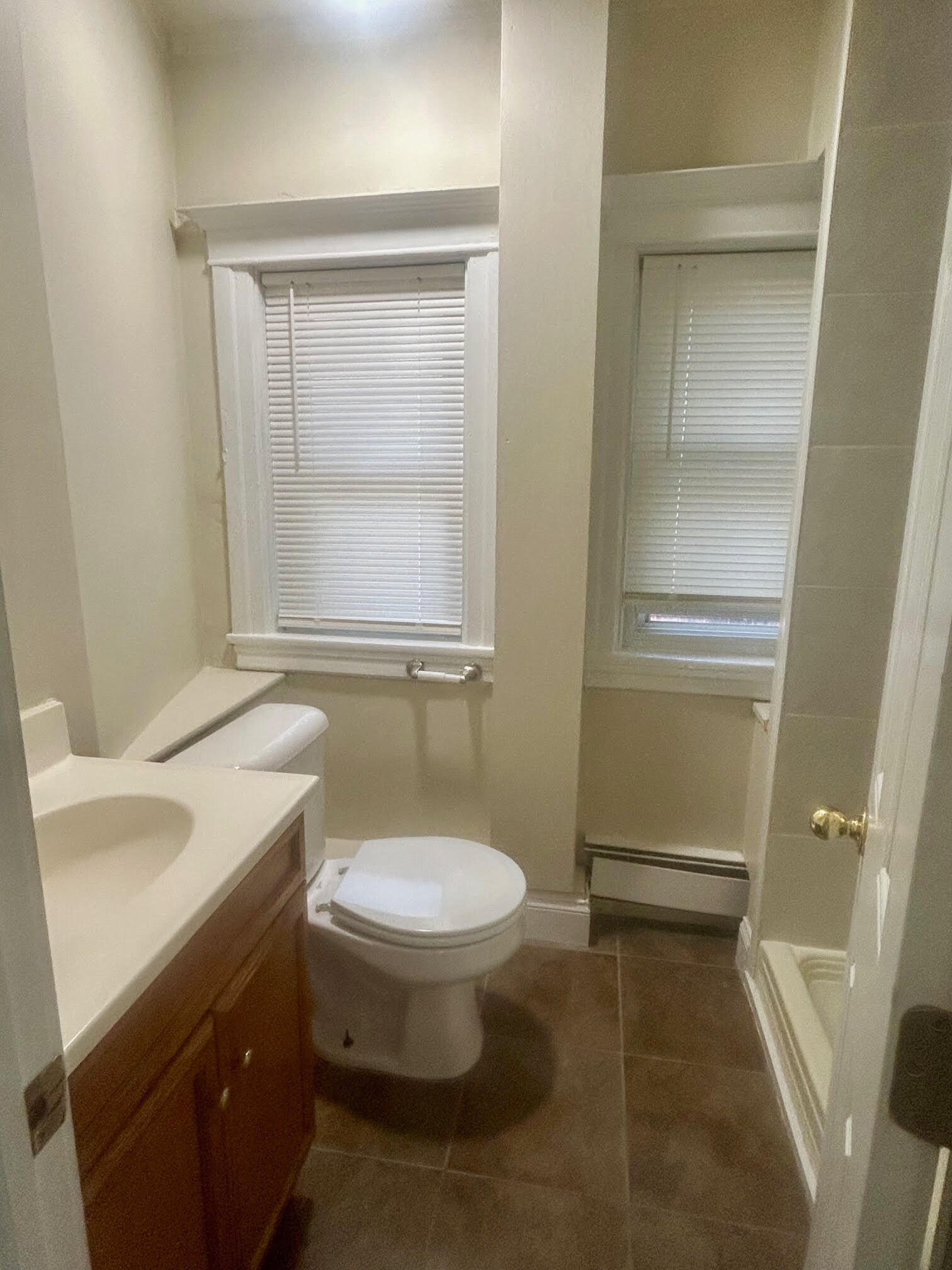 Building Photo - 124 College Pl