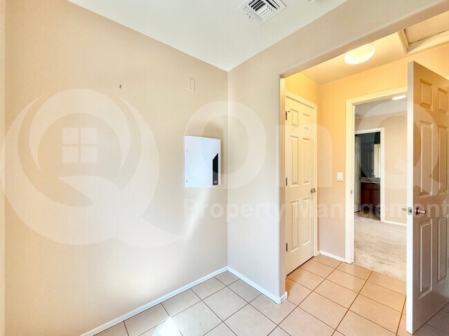 Building Photo - 218 N 109th Dr