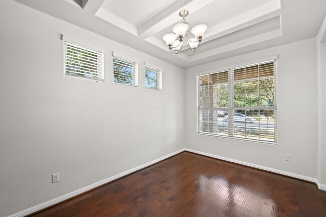 Building Photo - 351 Wincliff Dr