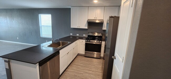 Building Photo - 4-bed, 2-bath gem in Hidden Trails- Bulverde TX- 4/2/2-6013 Companion Loop